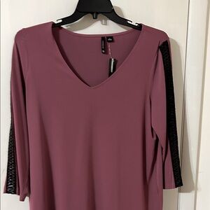 NWT New Direction Pullover Relaxed Fit V-Neck 3/4 Length Sleeve Blouse.